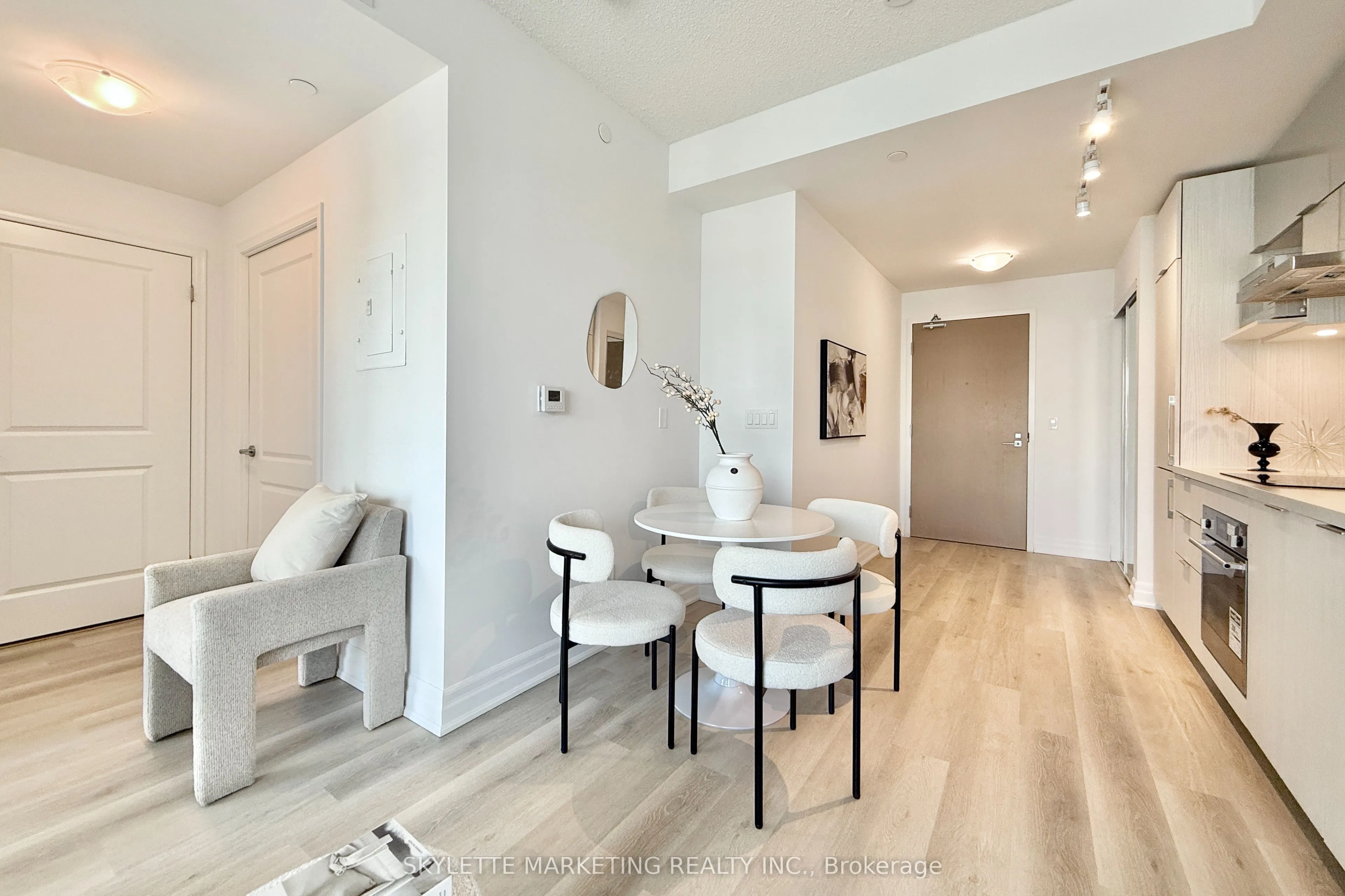 8 Rouge Valley Drive W, #718
