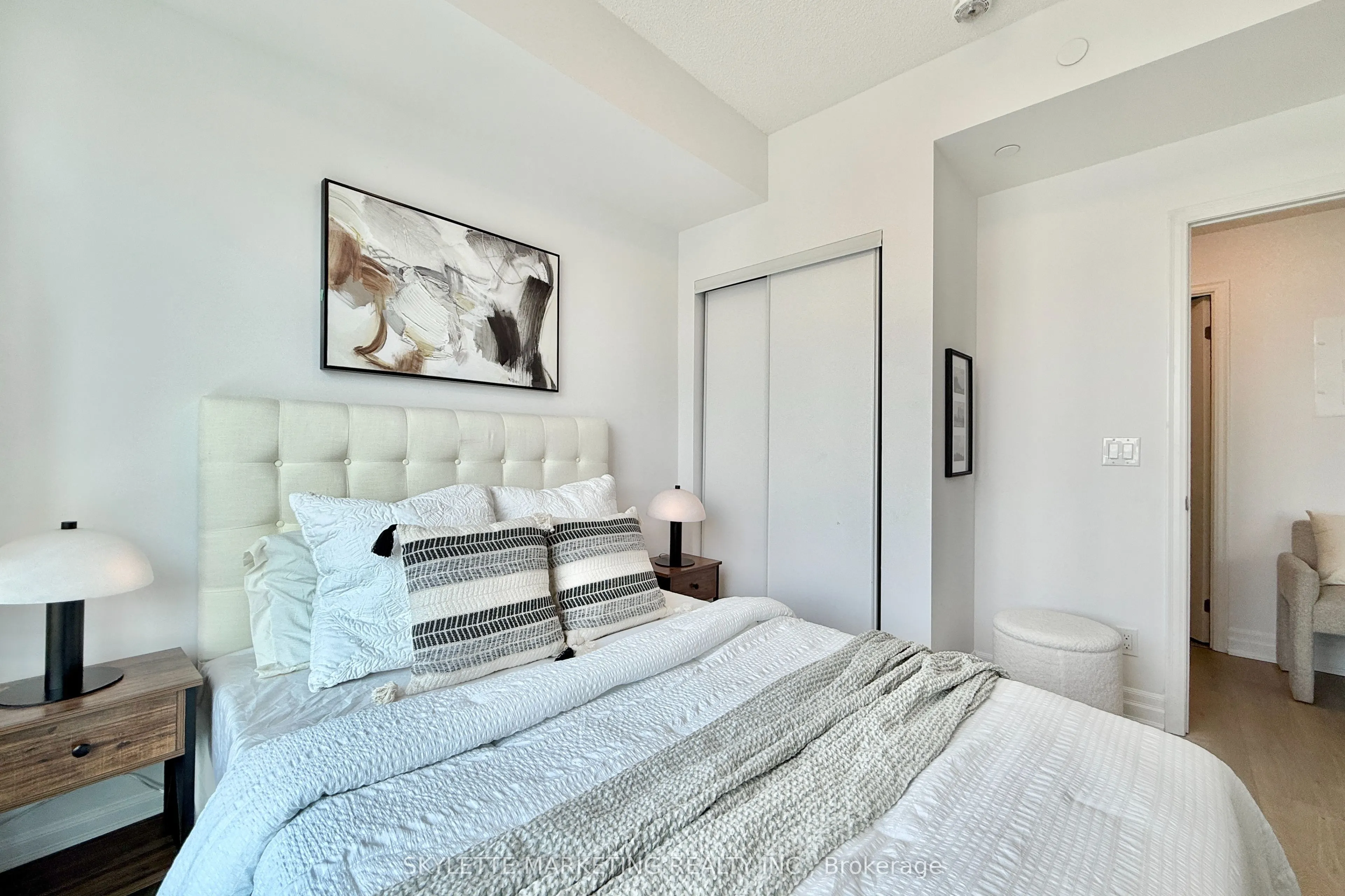 8 Rouge Valley Drive W, #718