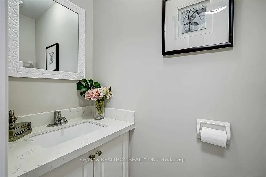 11 Selkirk Drive