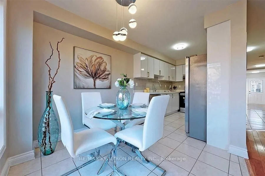 11 Selkirk Drive