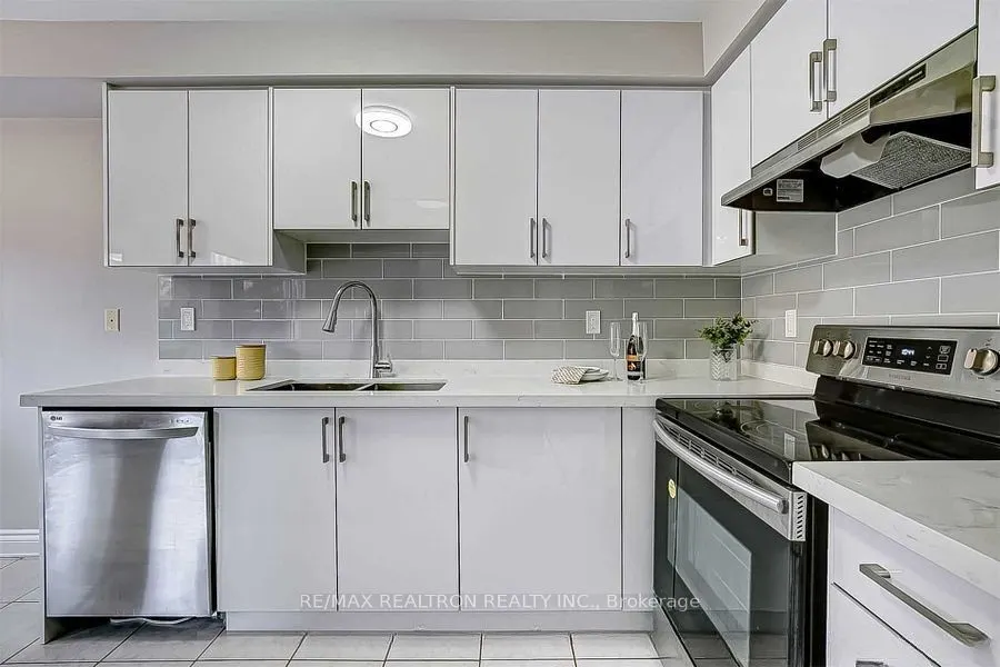 11 Selkirk Drive