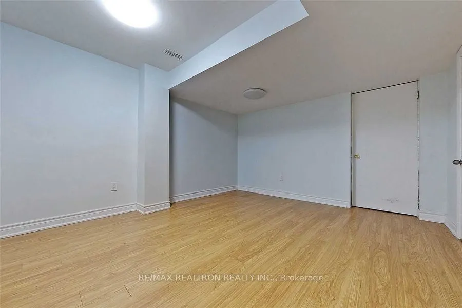 11 Selkirk Drive