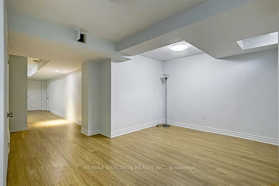 11 Selkirk Drive