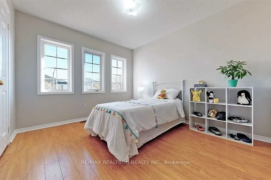 11 Selkirk Drive