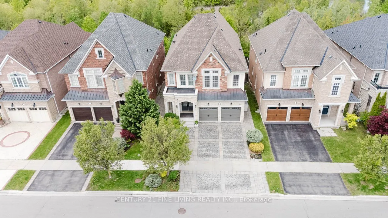96 Wolf Creek Crescent