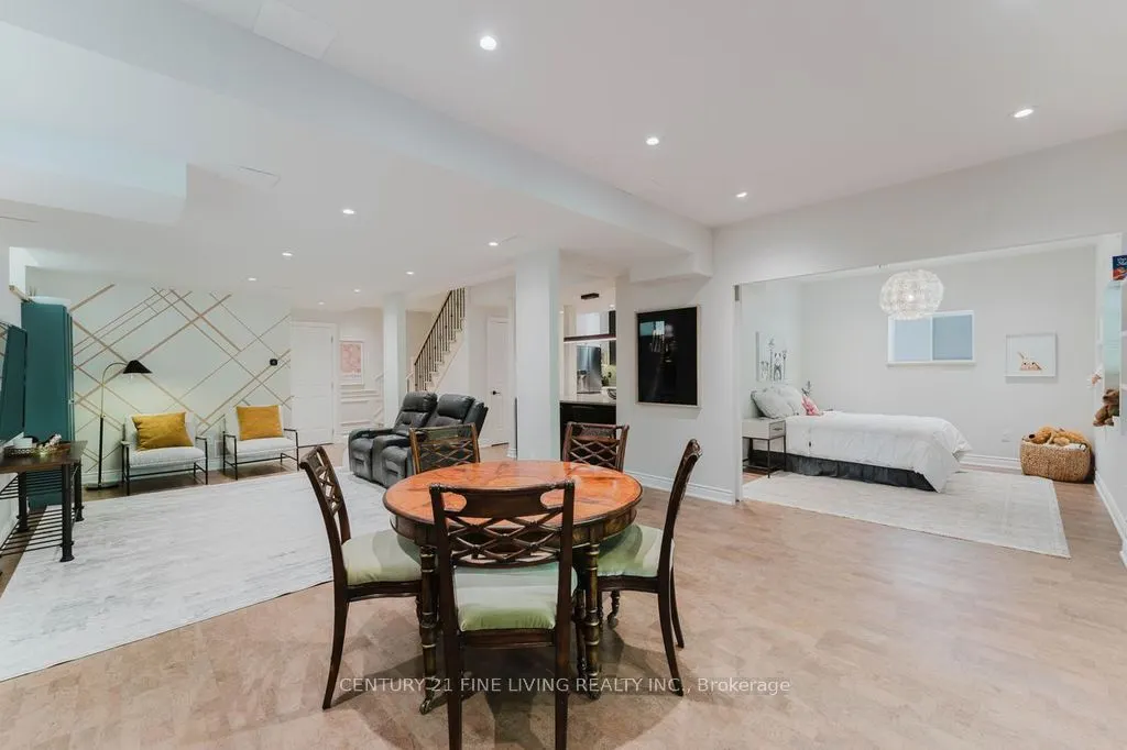 96 Wolf Creek Crescent