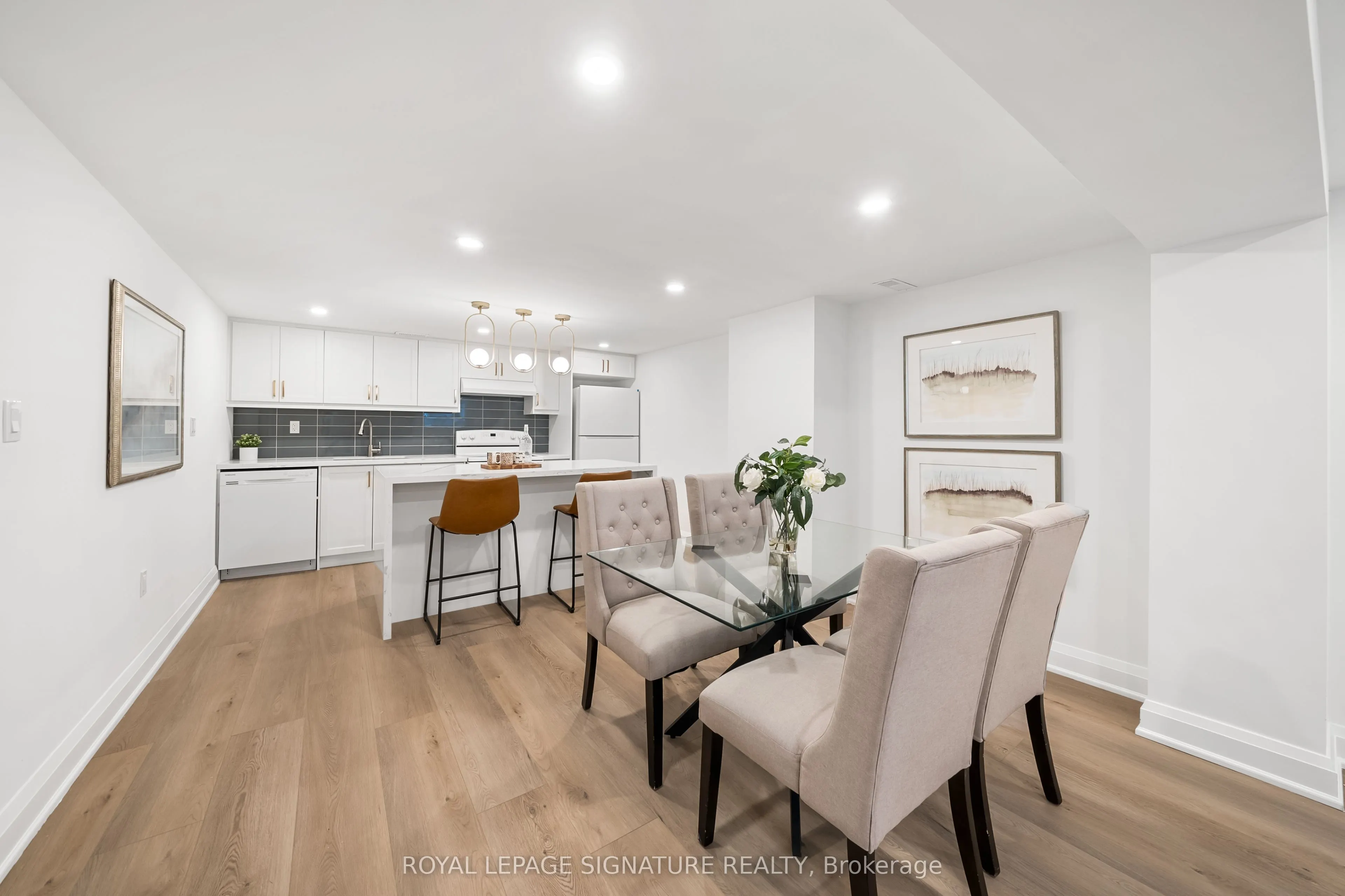 247 Kathryn Crescent, #Lower