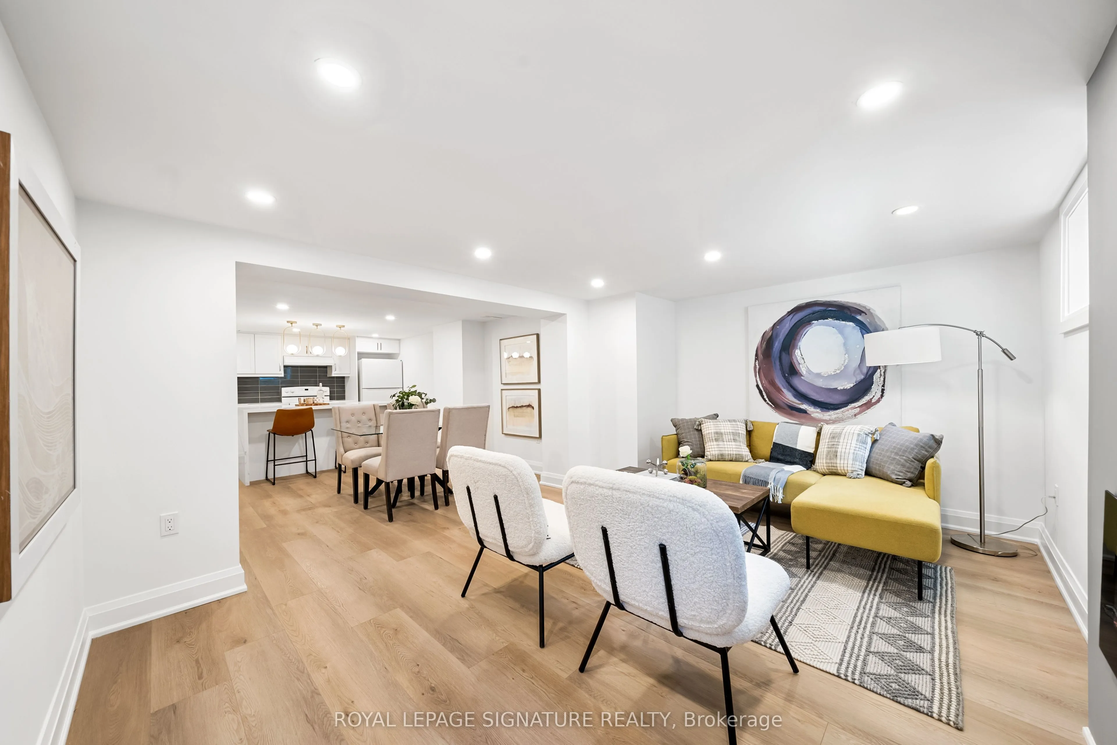247 Kathryn Crescent, #Lower