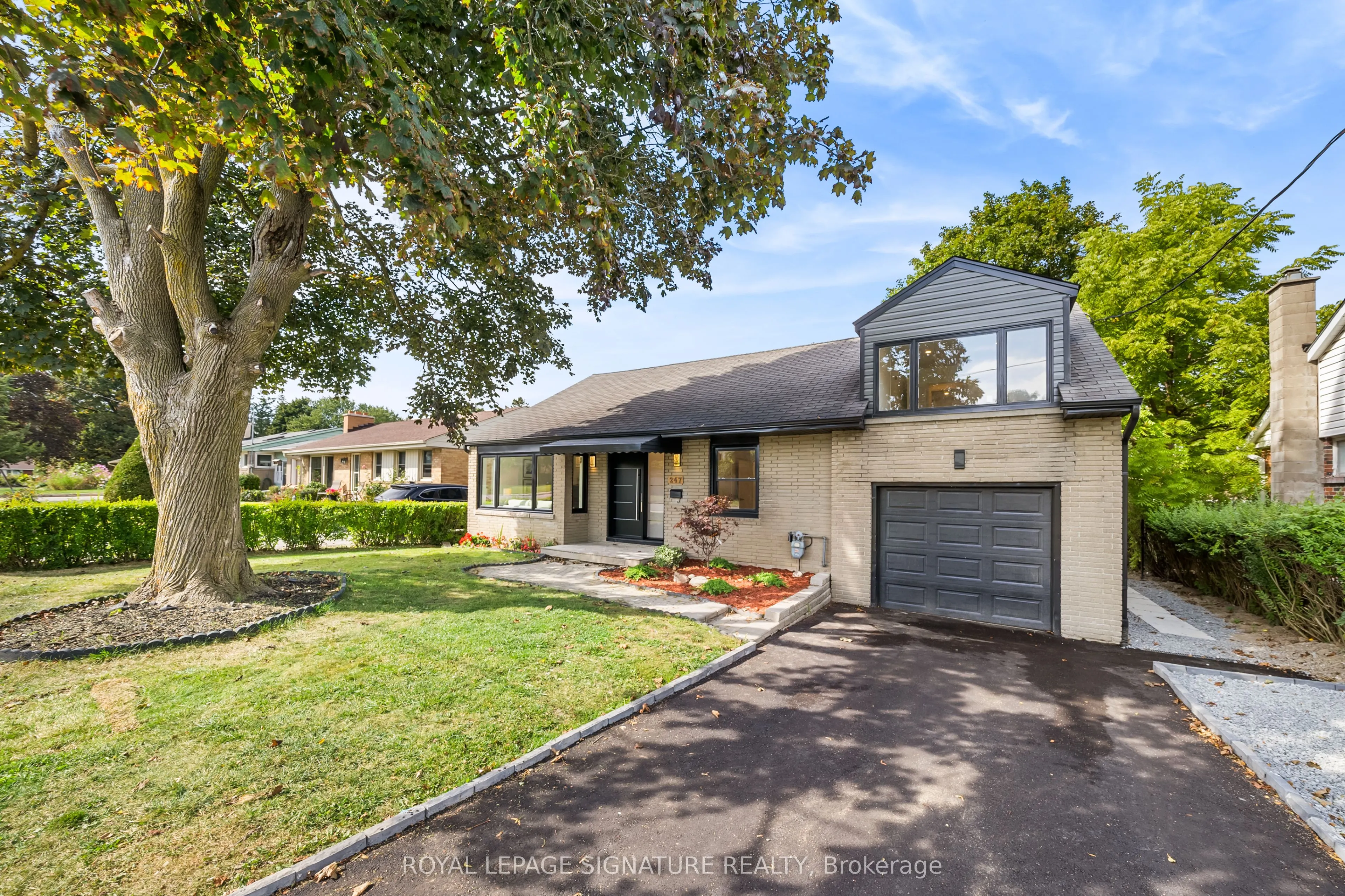 247 Kathryn Crescent, #Lower