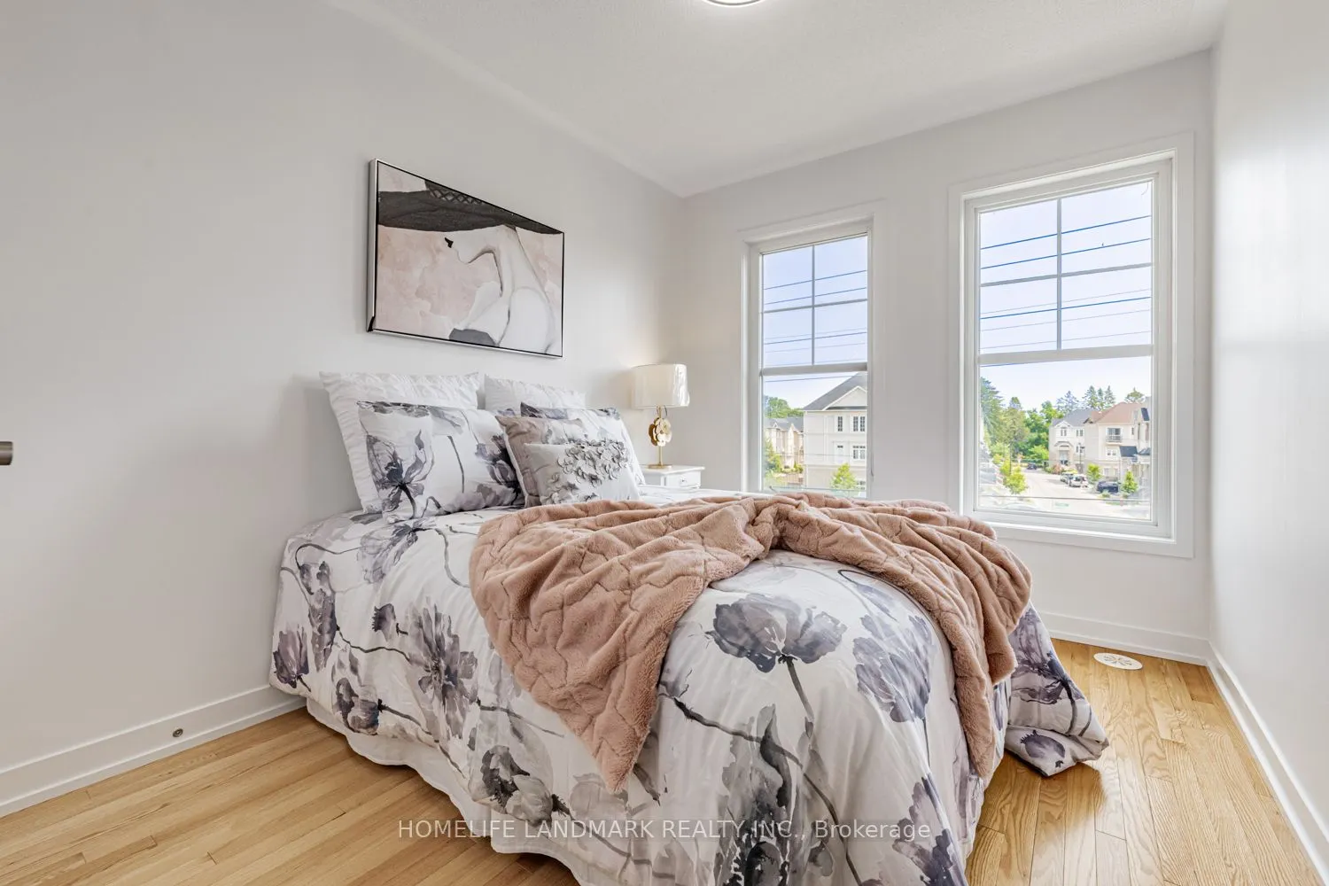 10606 Bathurst Street