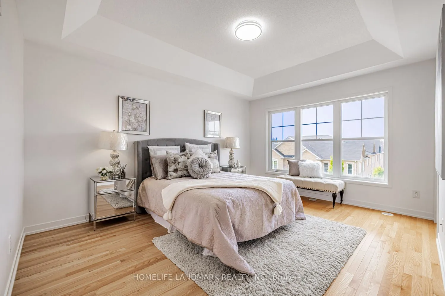 10606 Bathurst Street