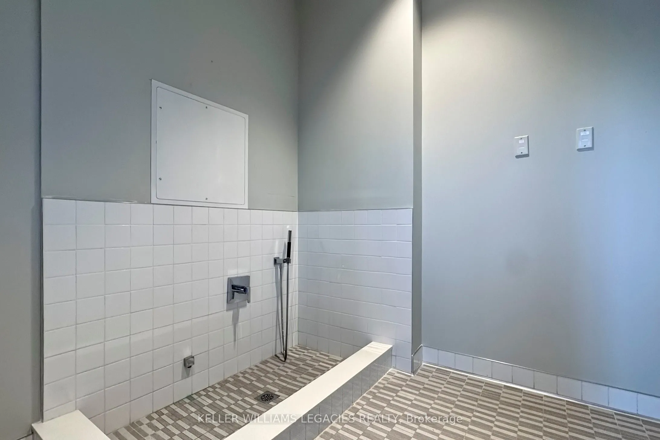100 Eagle Rock Way, #211