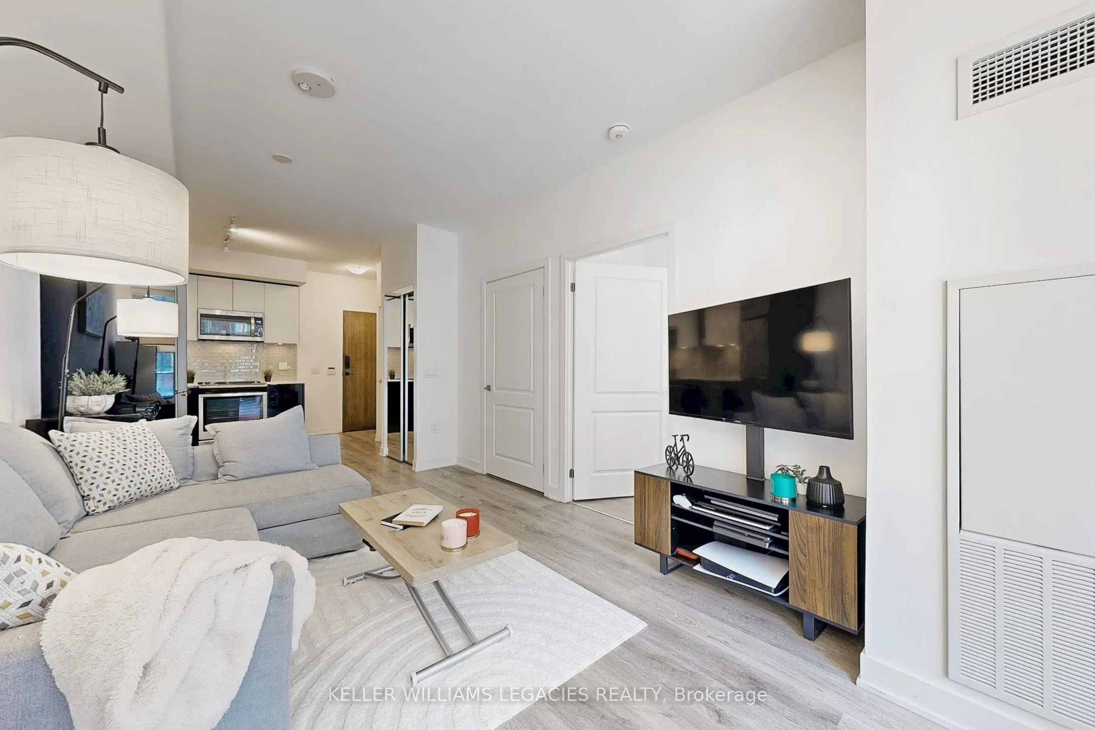 100 Eagle Rock Way, #211