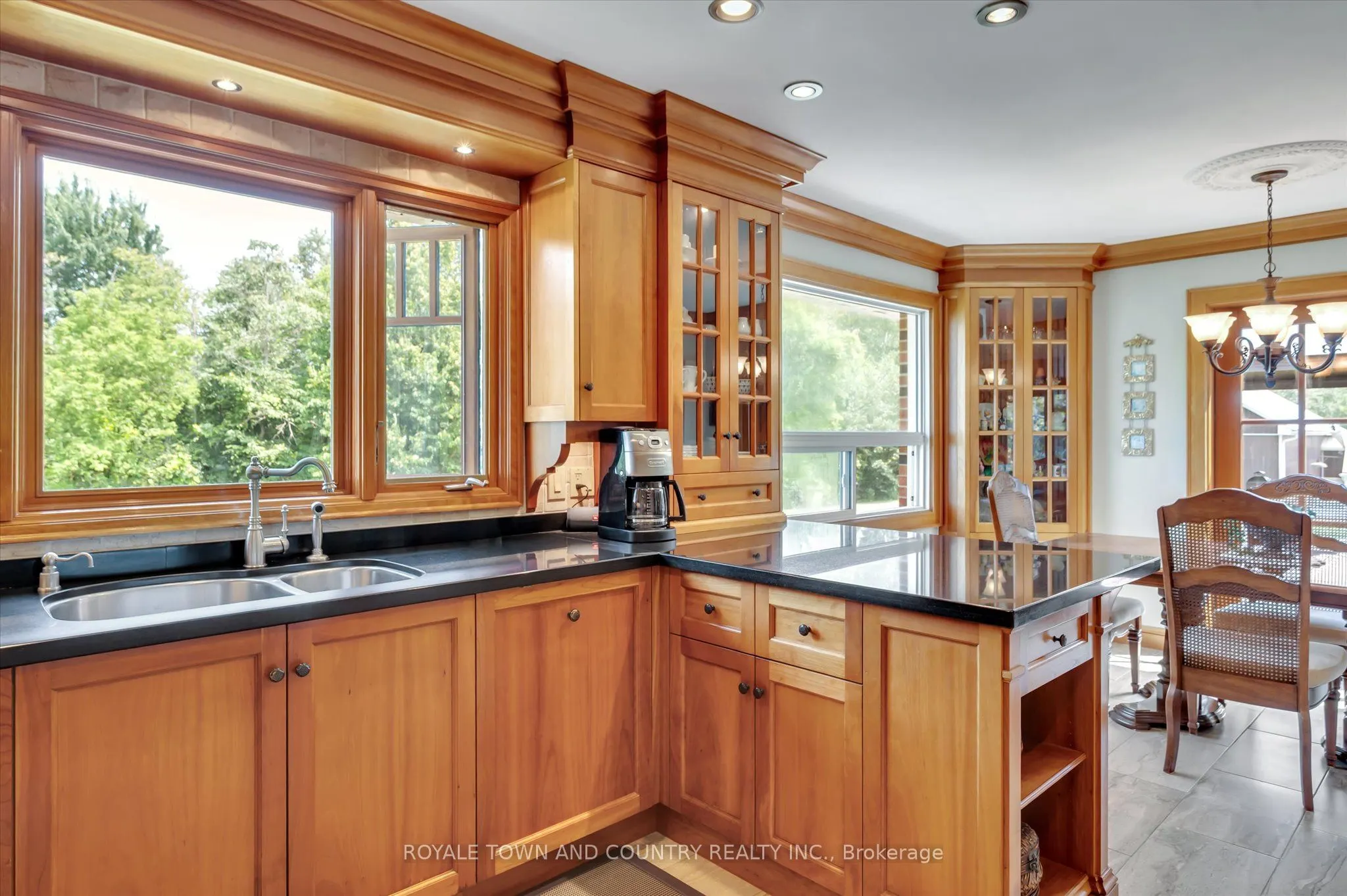 5427 RAVENSHOE Road