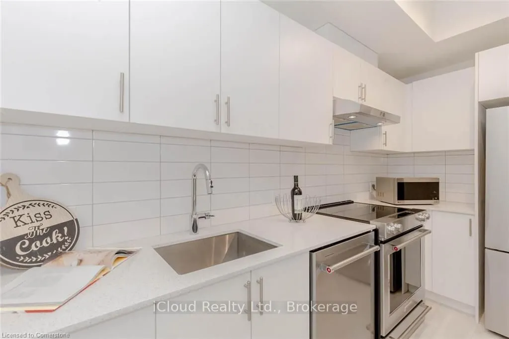 9000 Jane Street, #606