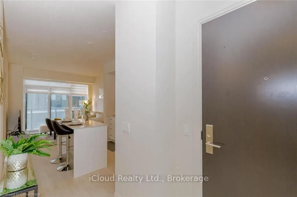 9000 Jane Street, #606