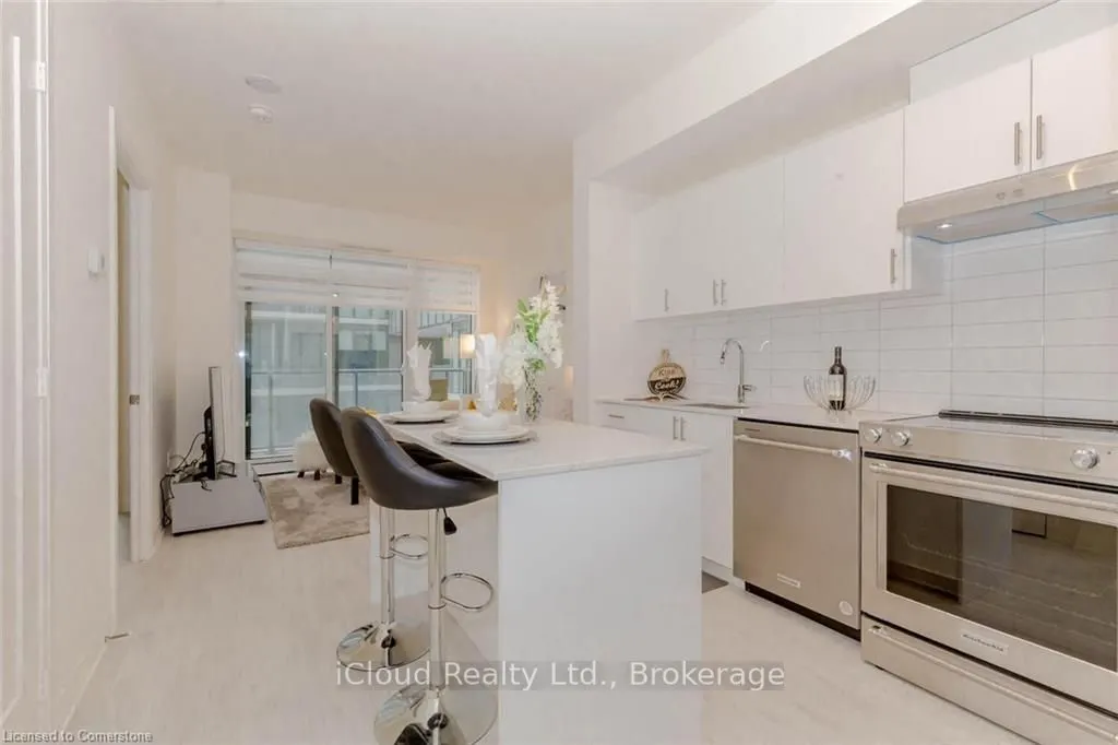 9000 Jane Street, #606