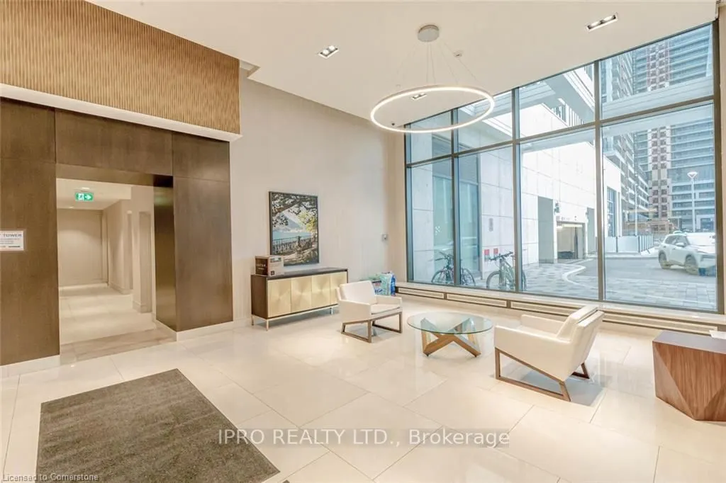9000 Jane Street, #606