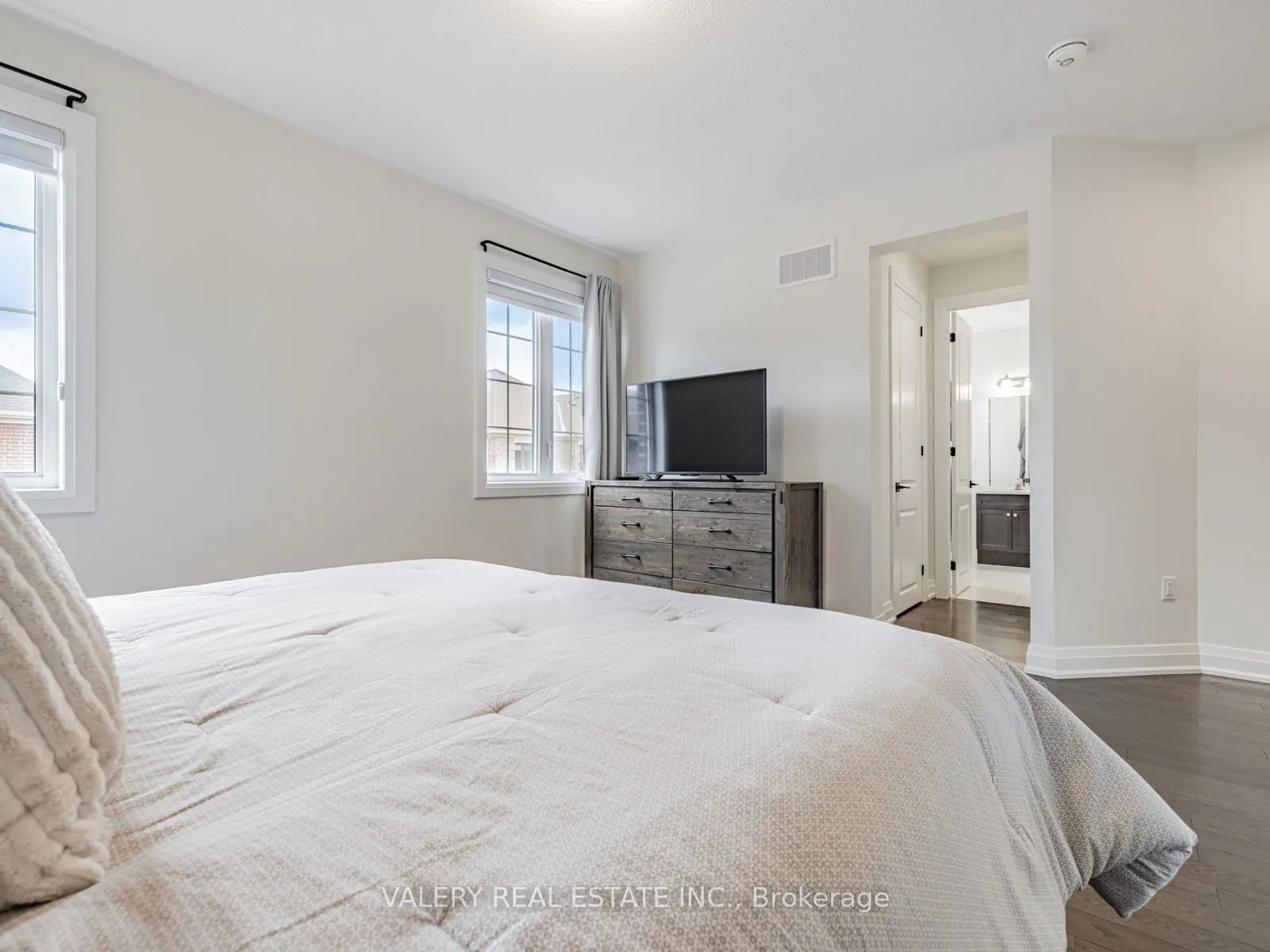 41 Chorus Crescent