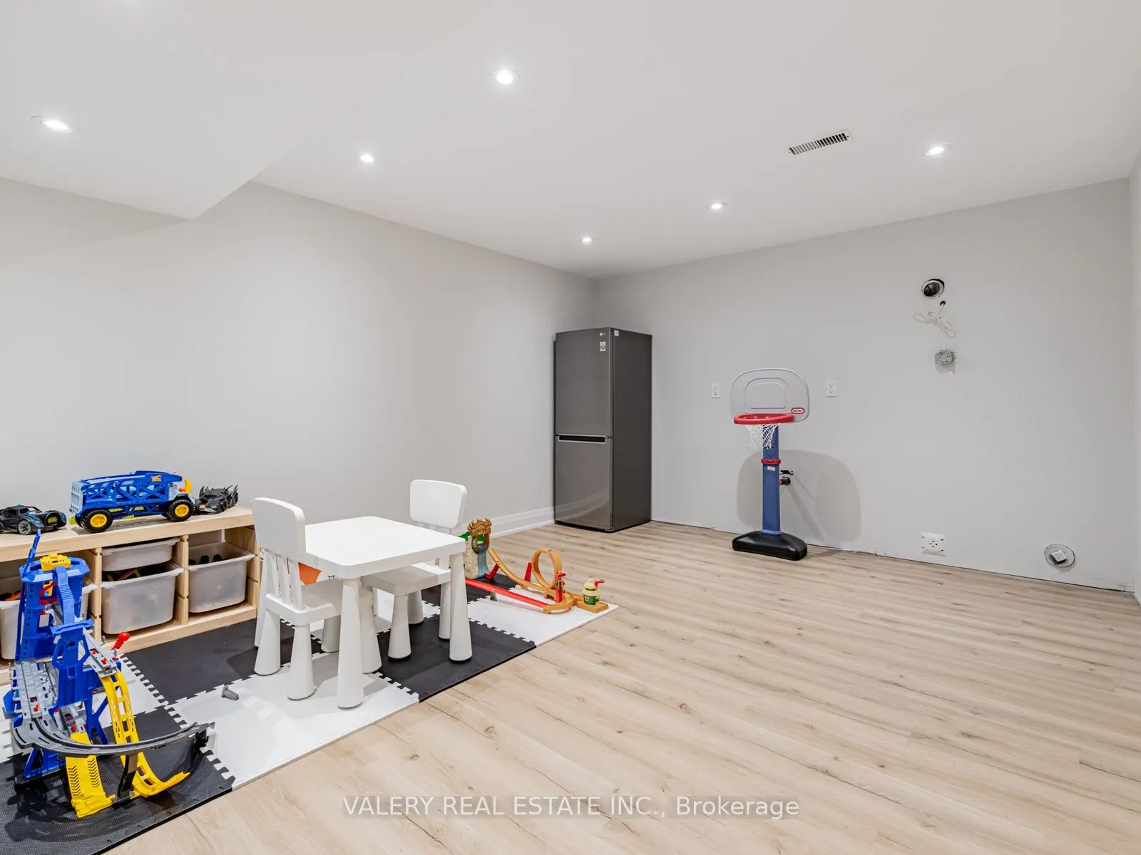 41 Chorus Crescent