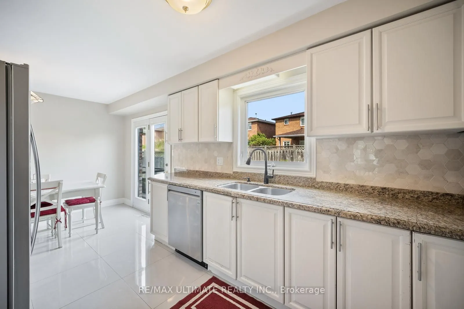 210 Ridgefield Crescent