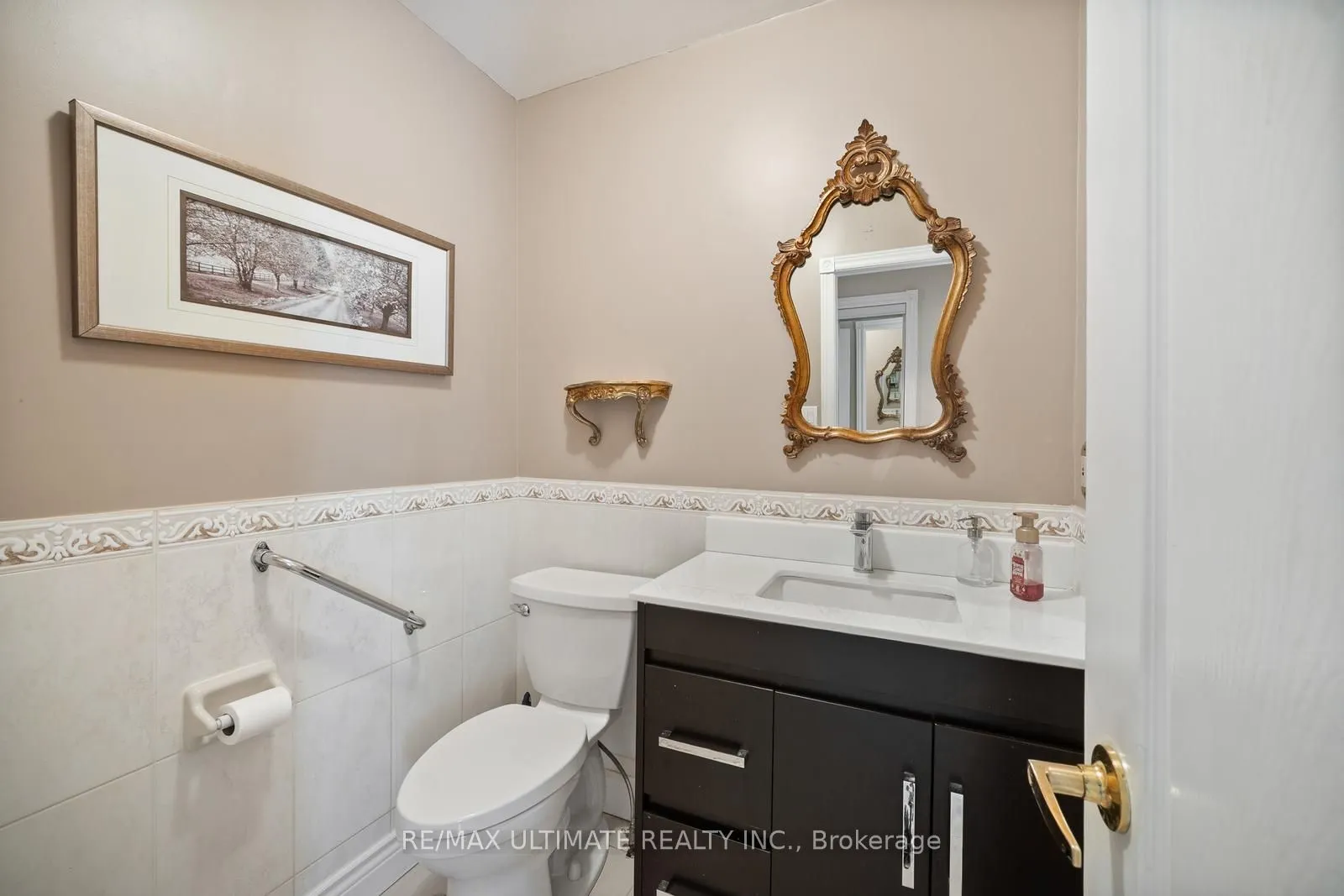 210 Ridgefield Crescent