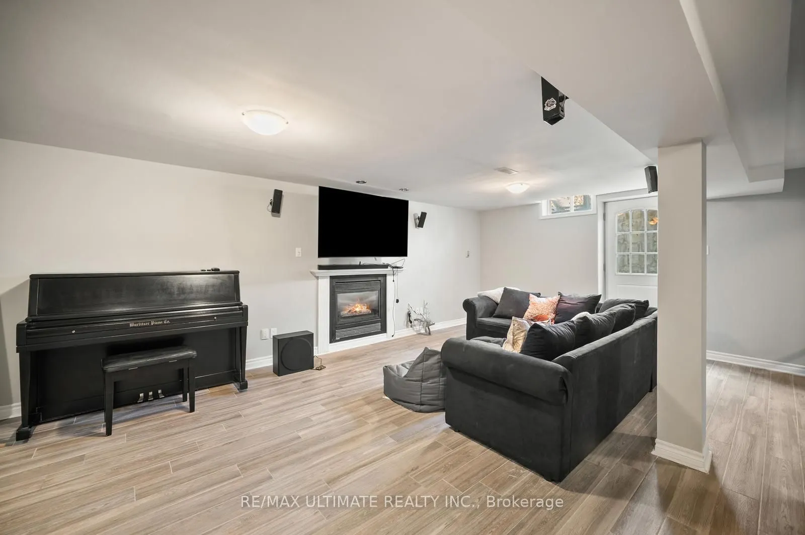 210 Ridgefield Crescent