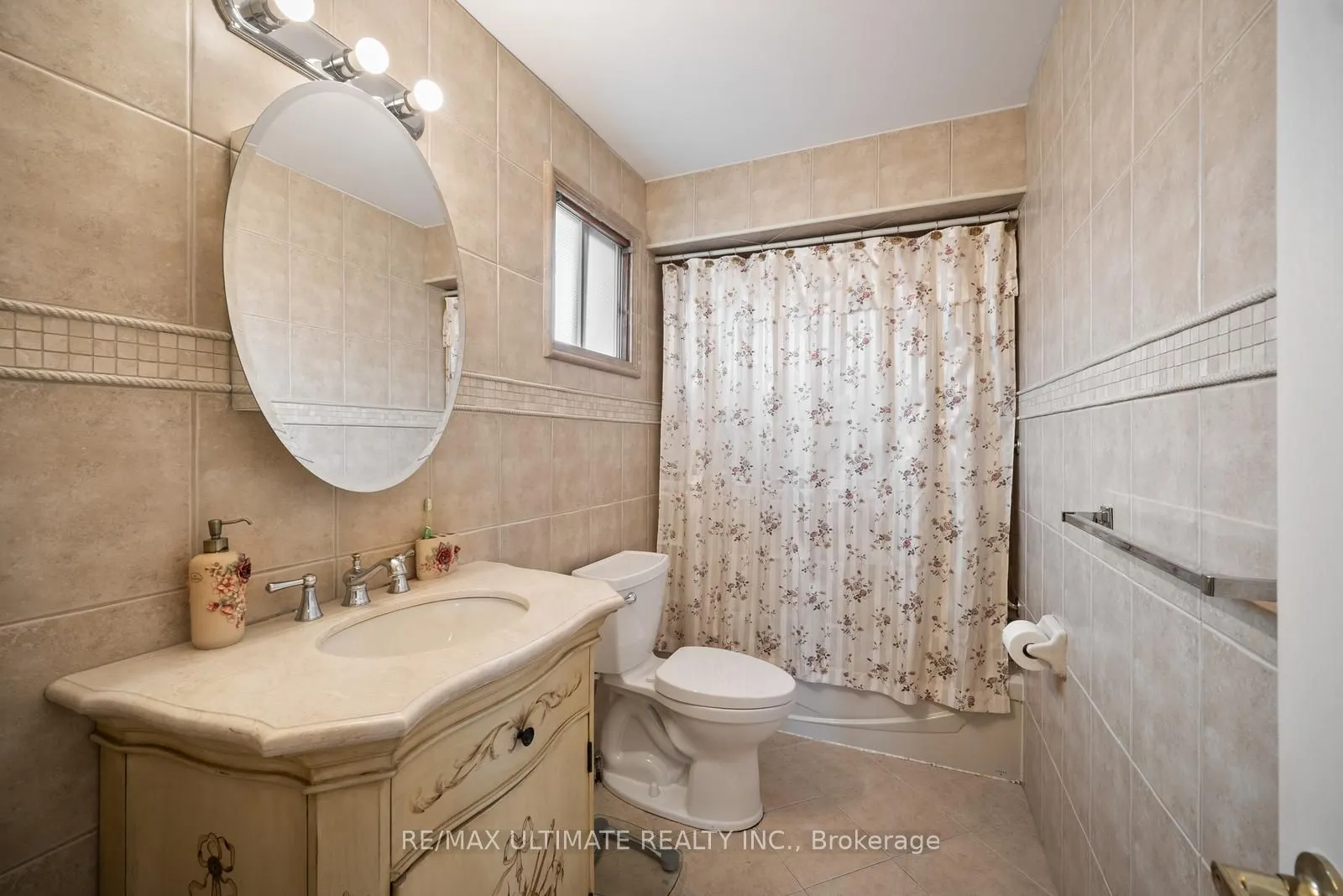 210 Ridgefield Crescent