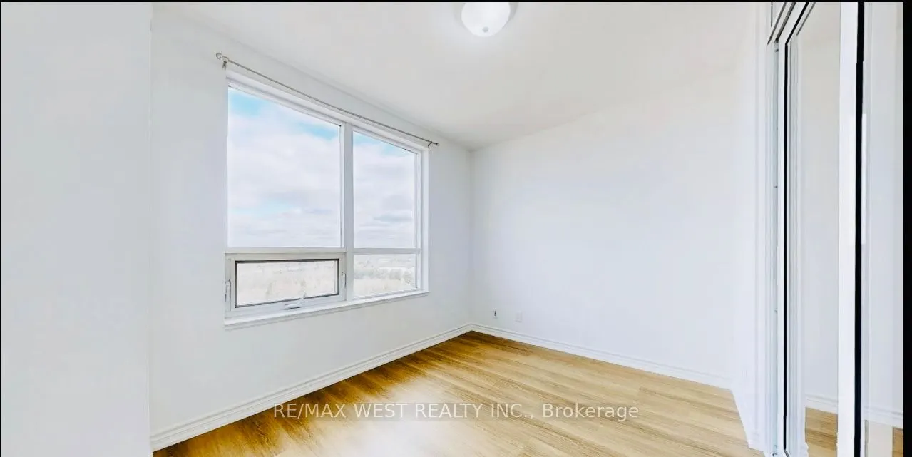 9235 Jane Street, #1404