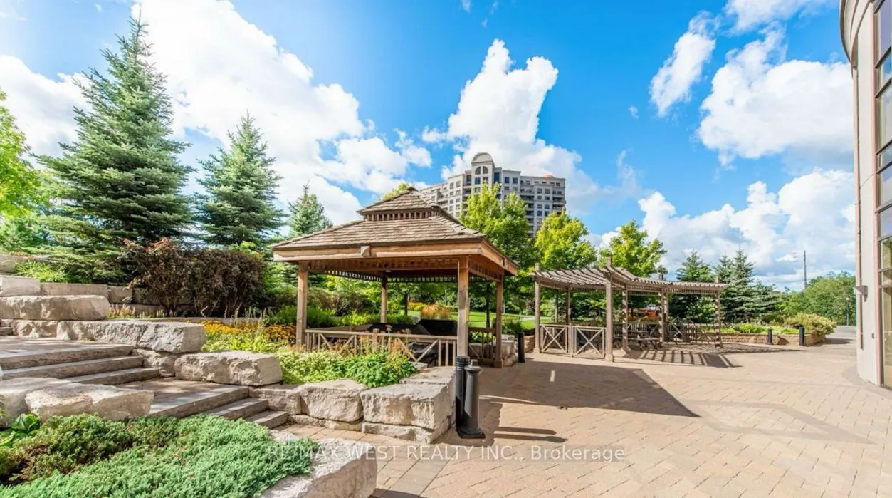 9235 Jane Street, #1404