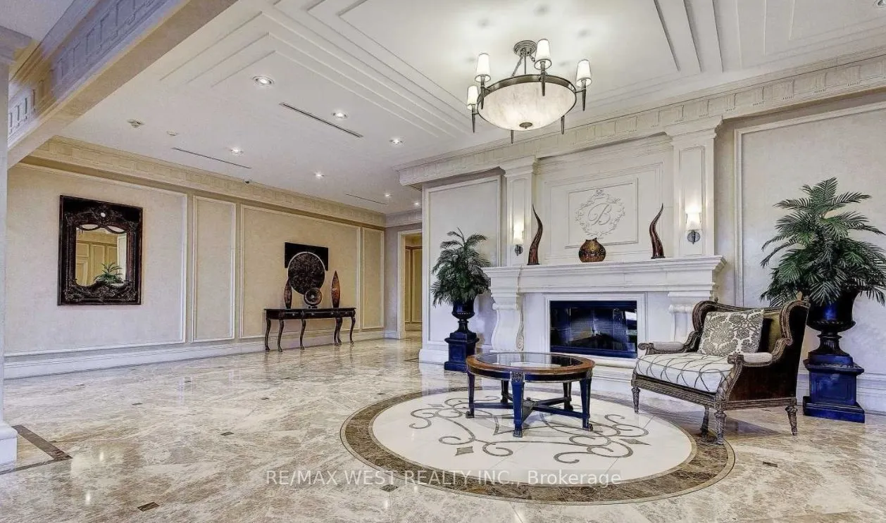 9235 Jane Street, #1404