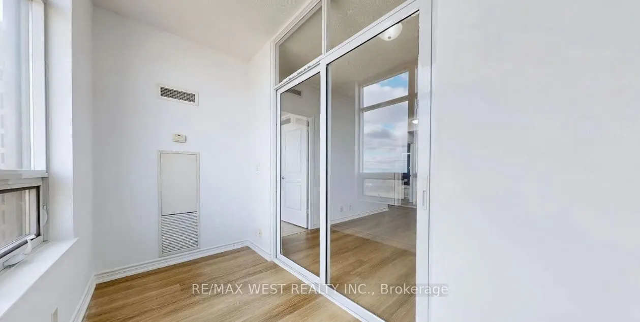 9235 Jane Street, #1404