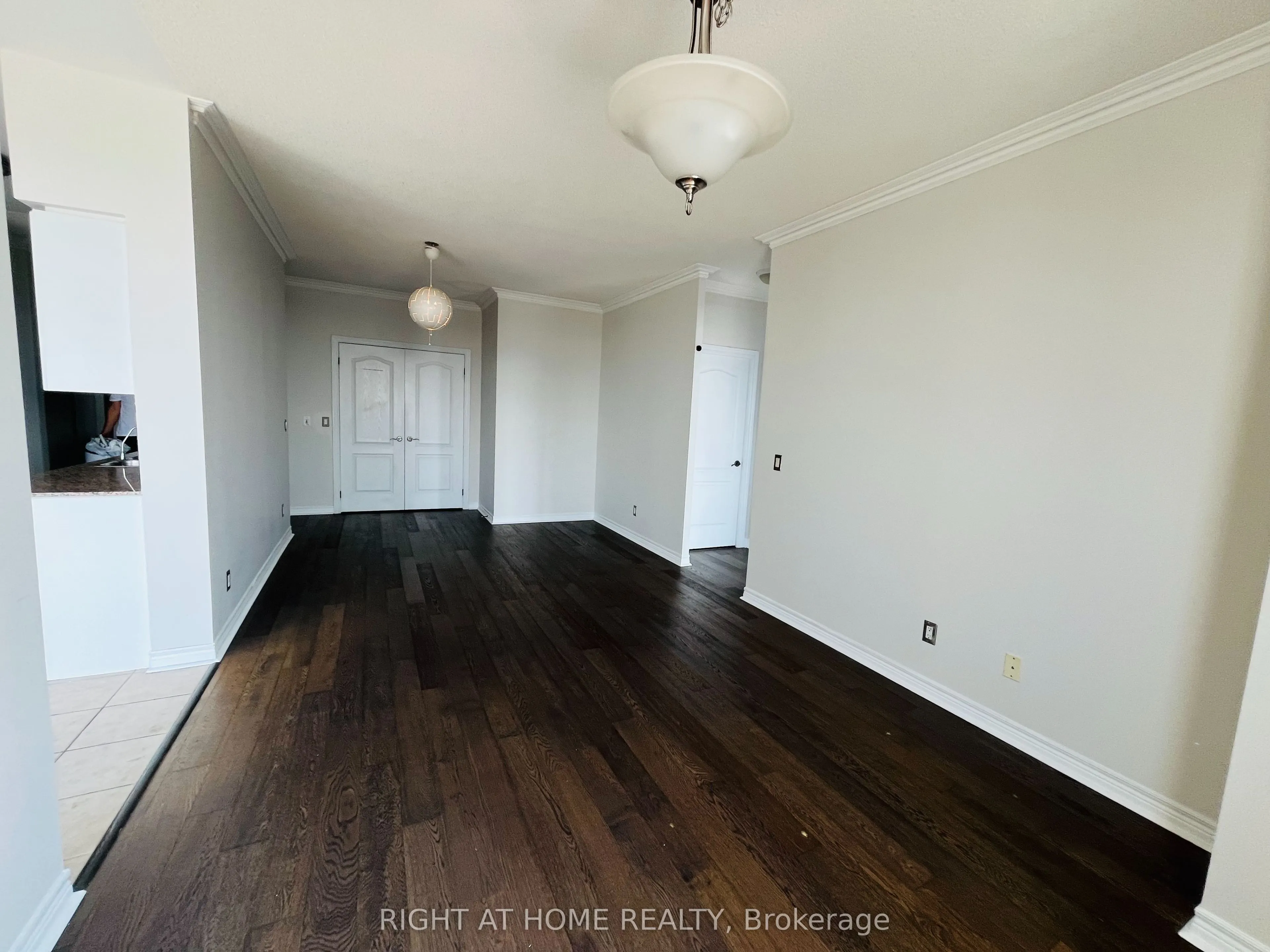15 North Park Road, #LPH209