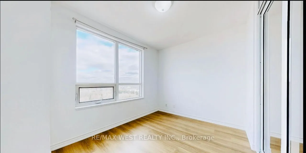 9235 Jane Street, #1404