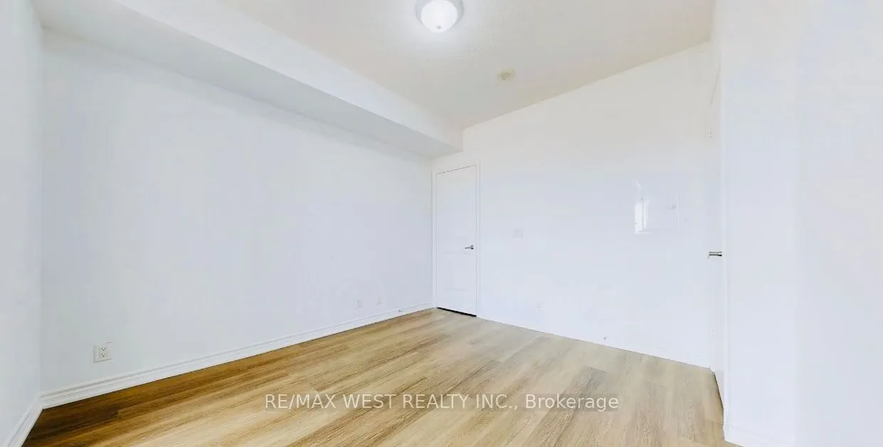 9235 Jane Street, #1404
