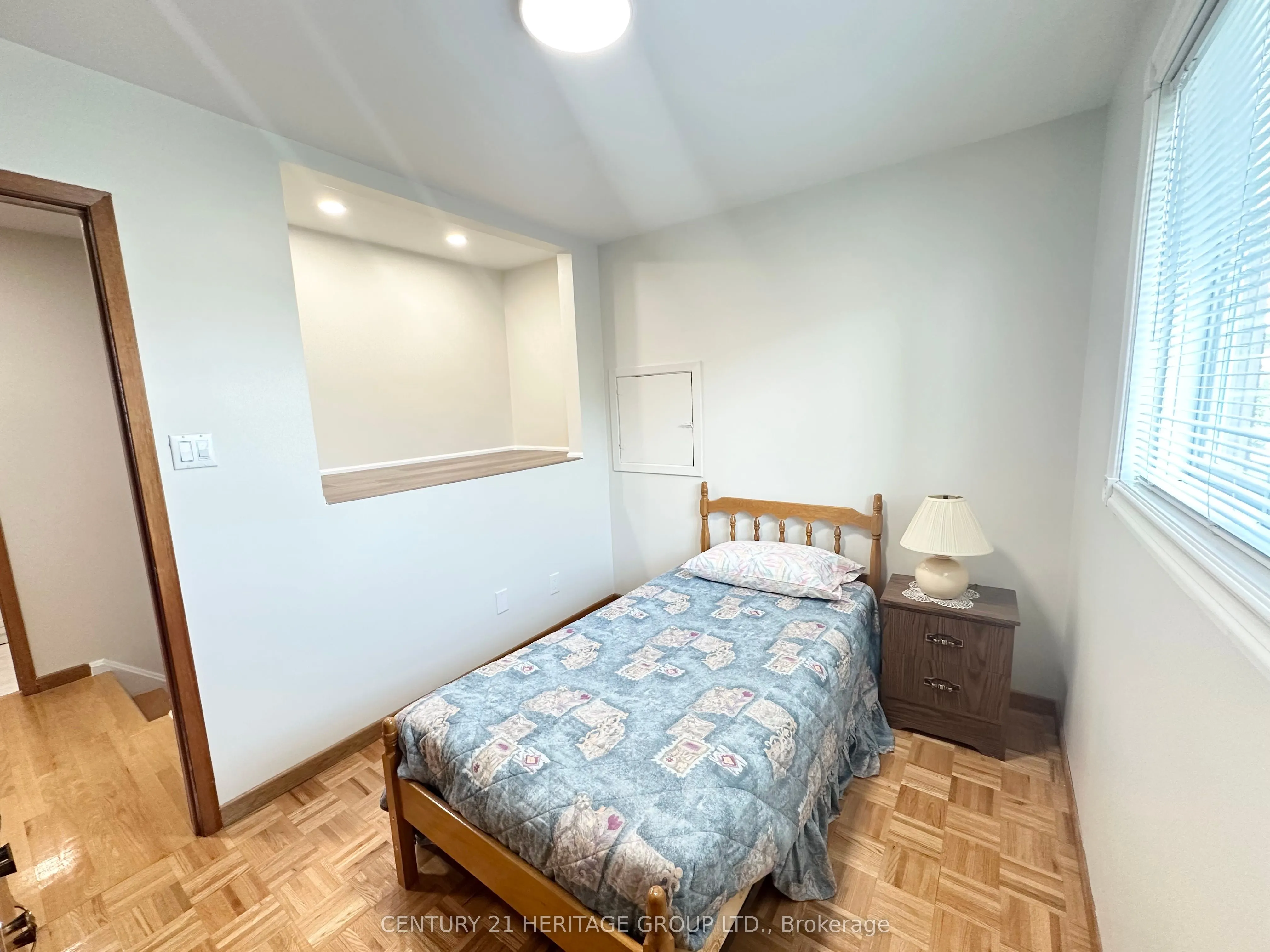 123 Glen Shields Avenue, #Upper