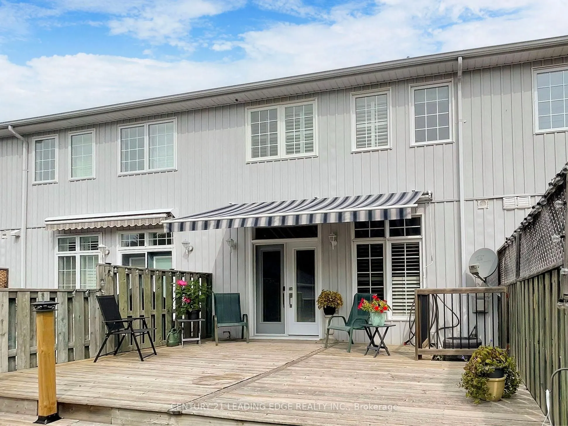 977 Lake Drive E