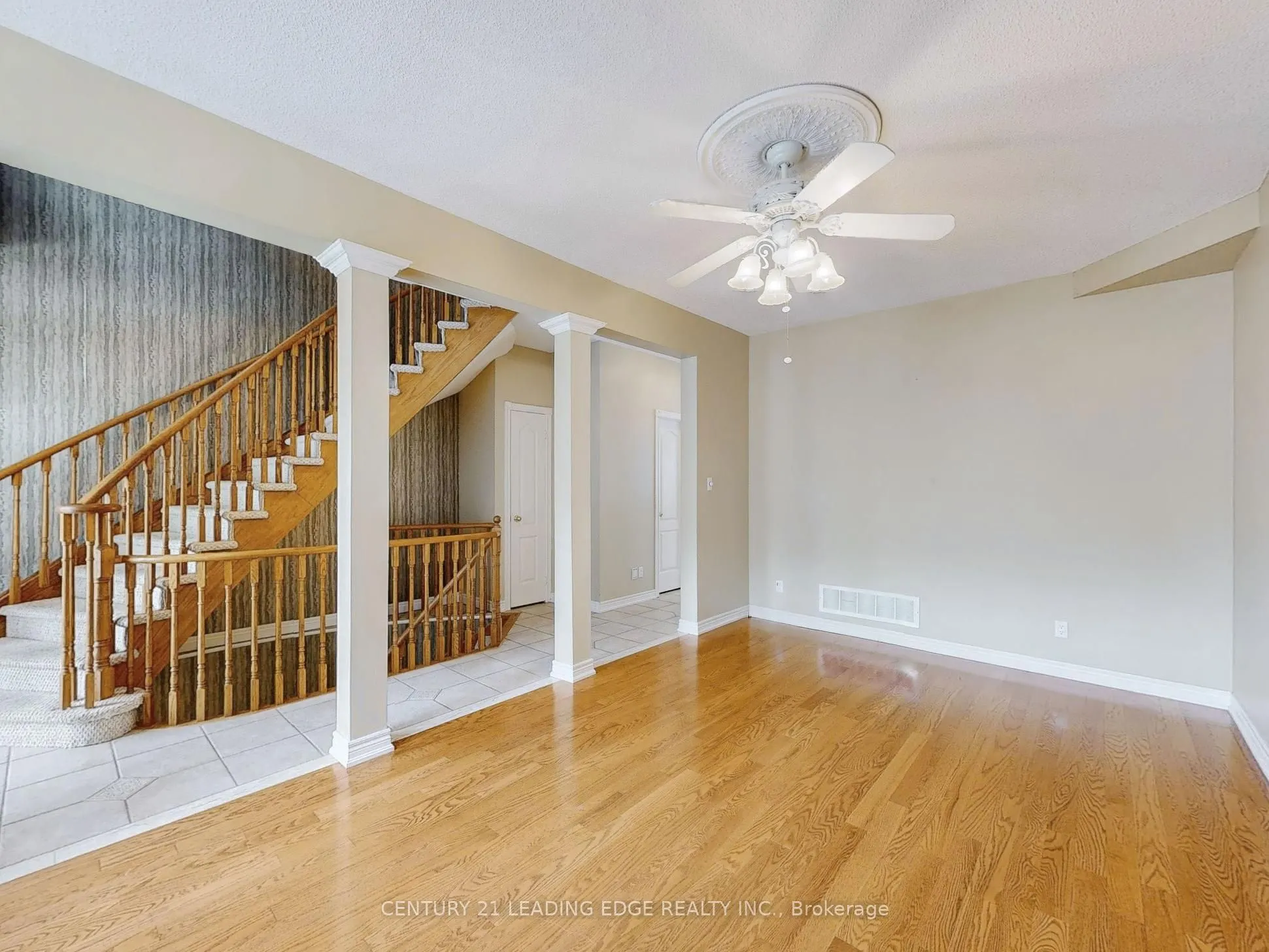 977 Lake Drive E