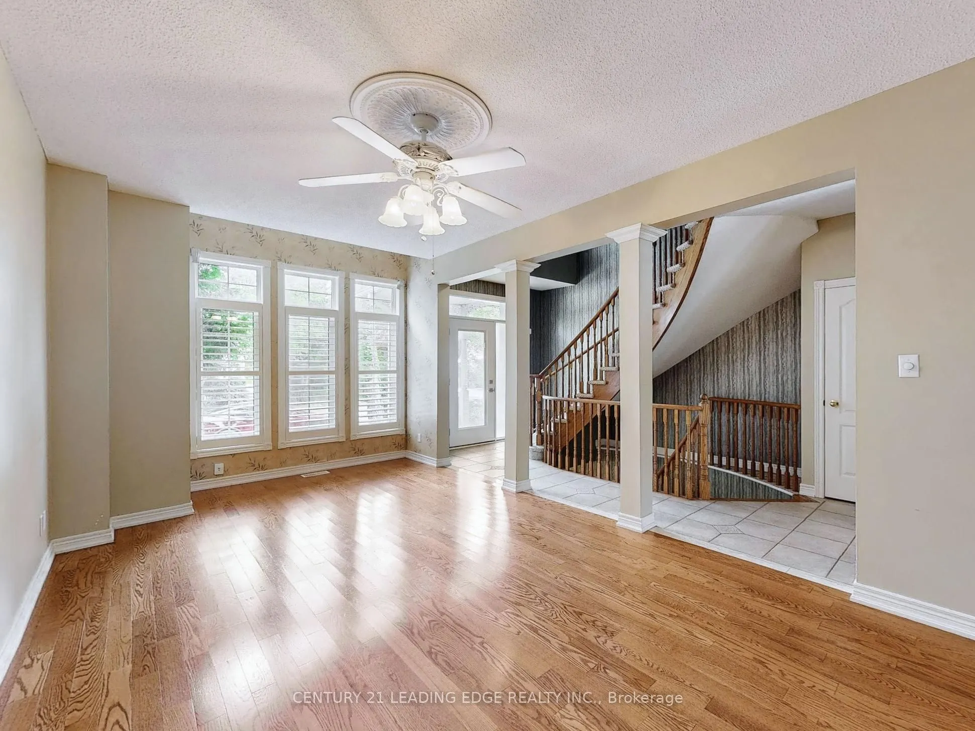977 Lake Drive E