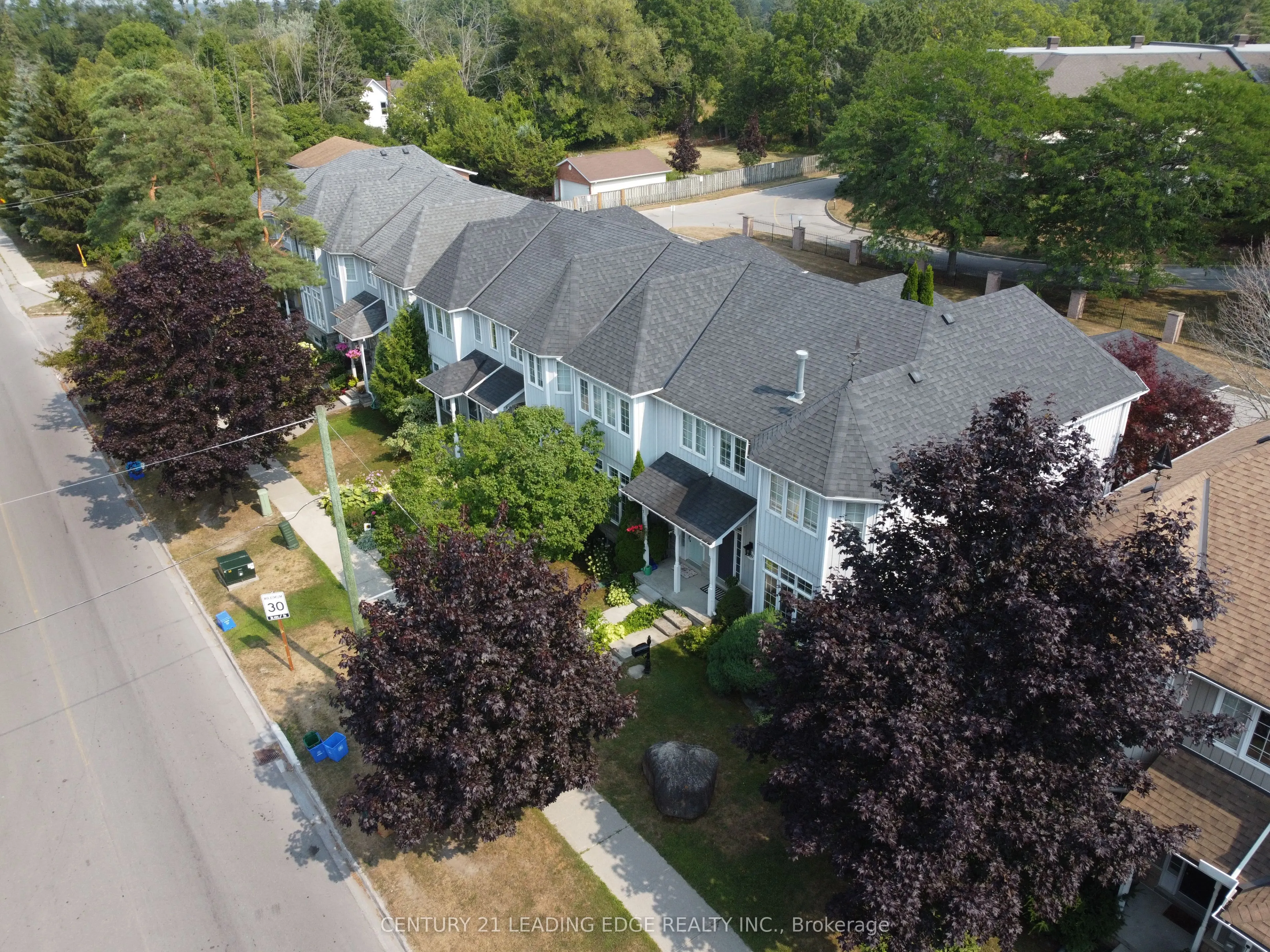 977 Lake Drive E