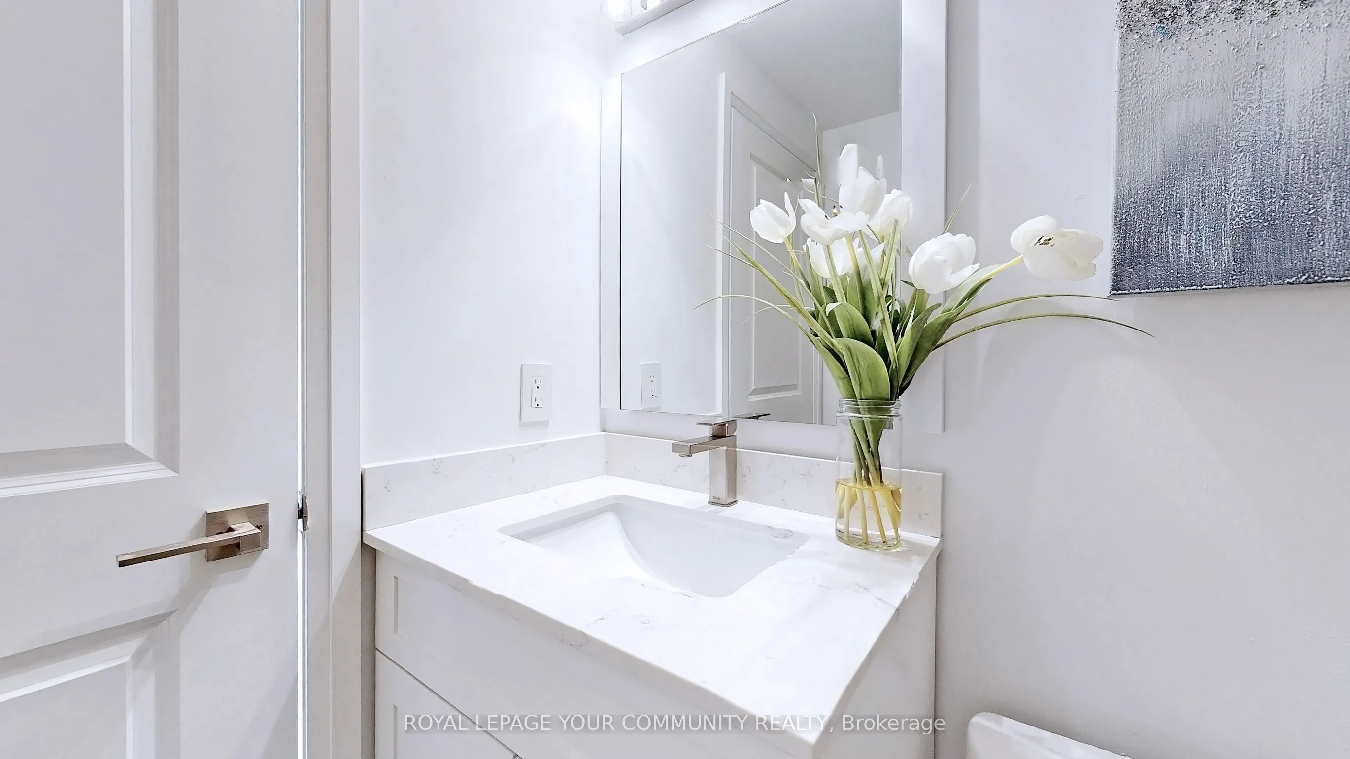 7161 Yonge Street, #2426