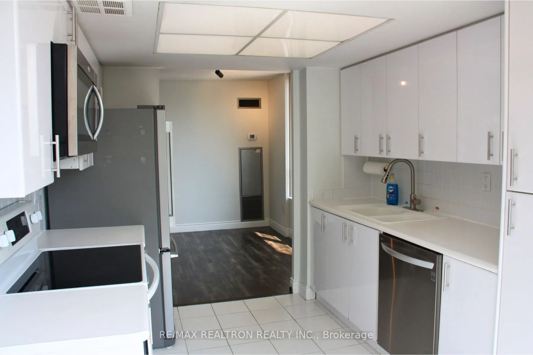 7420 Bathurst Street, #207
