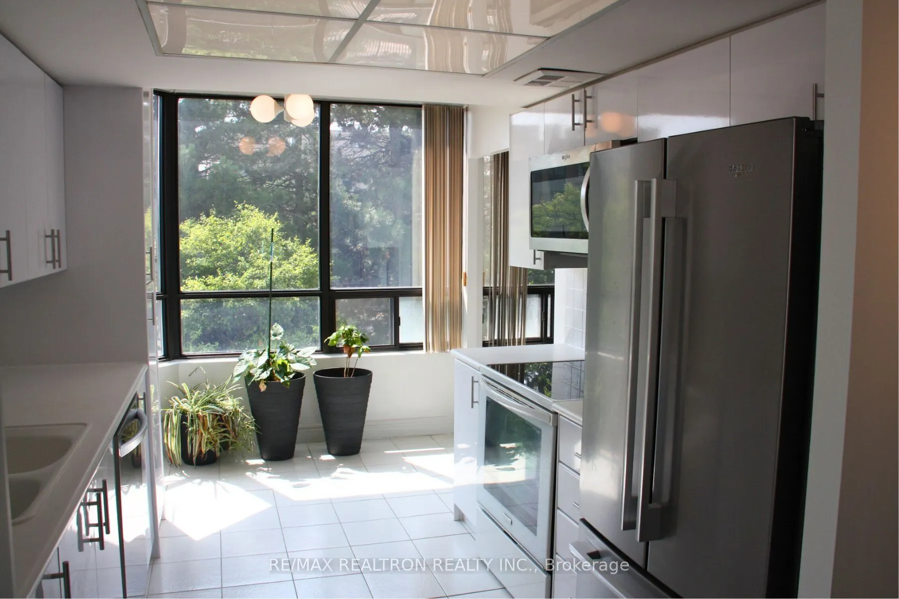 7420 Bathurst Street, #207