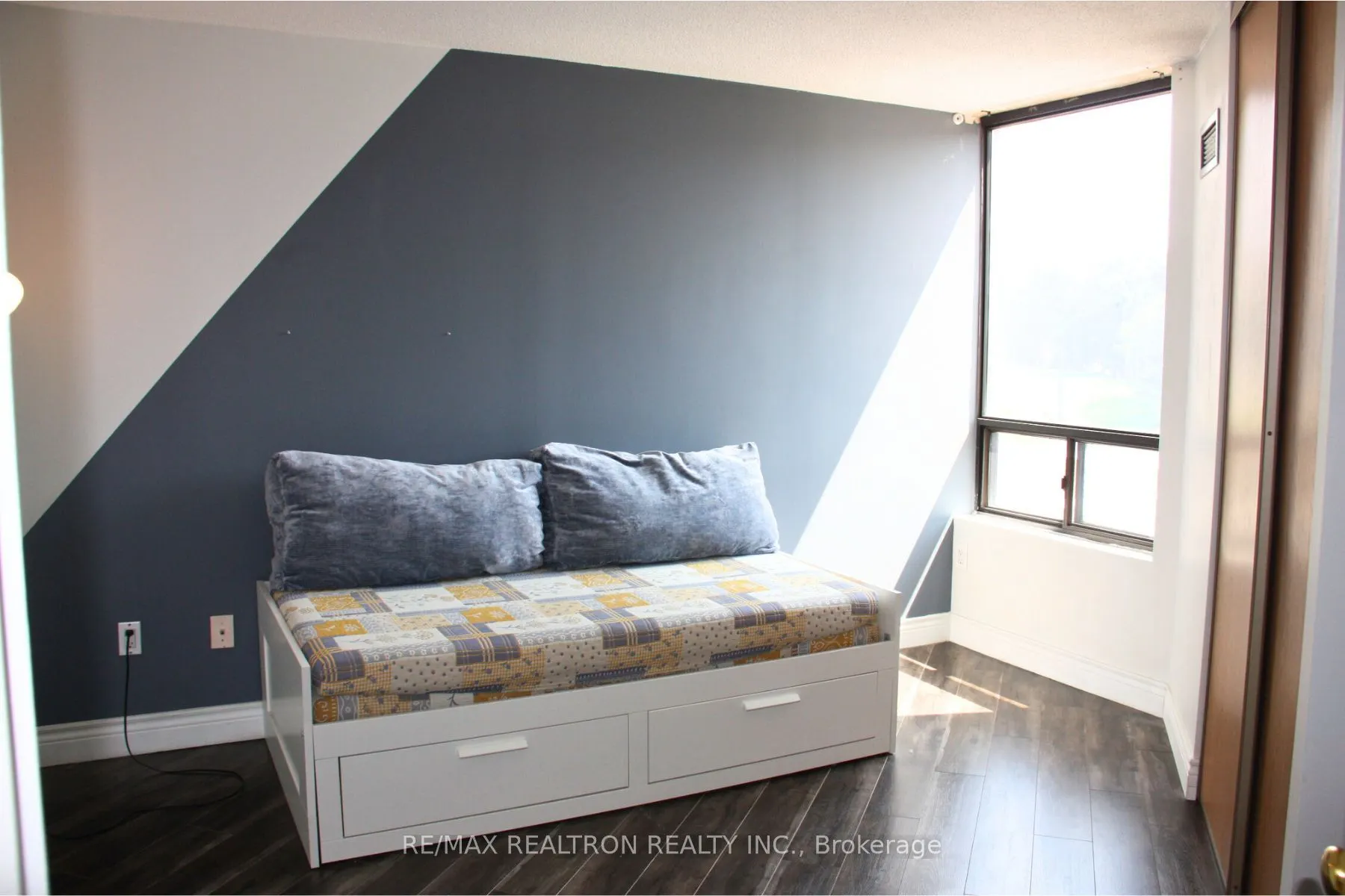 7420 Bathurst Street, #207