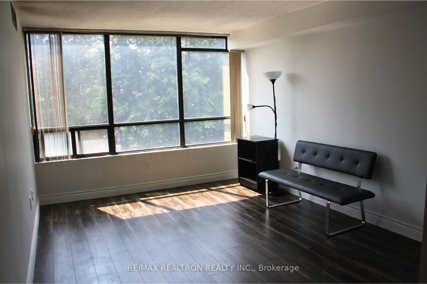 7420 Bathurst Street, #207