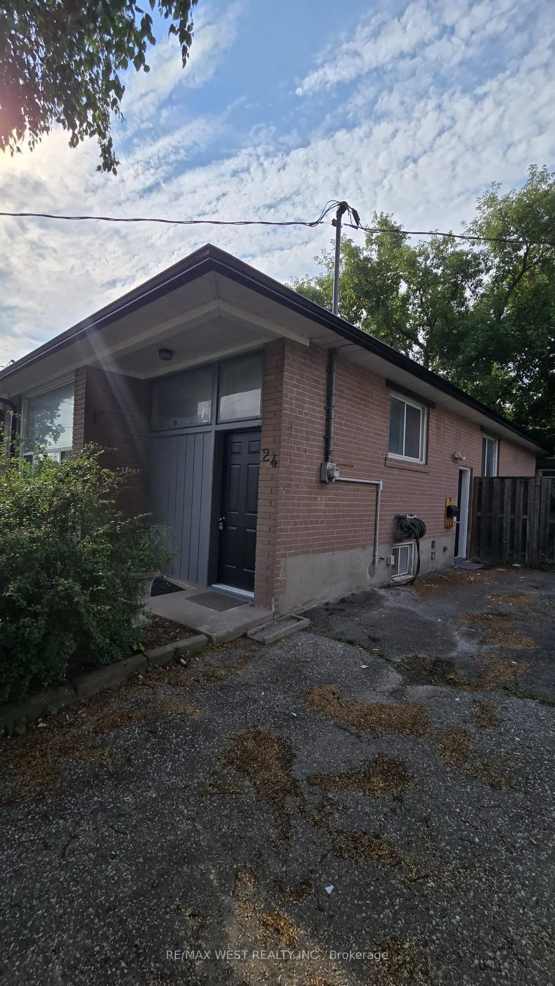24 Walter Avenue, #Upper
