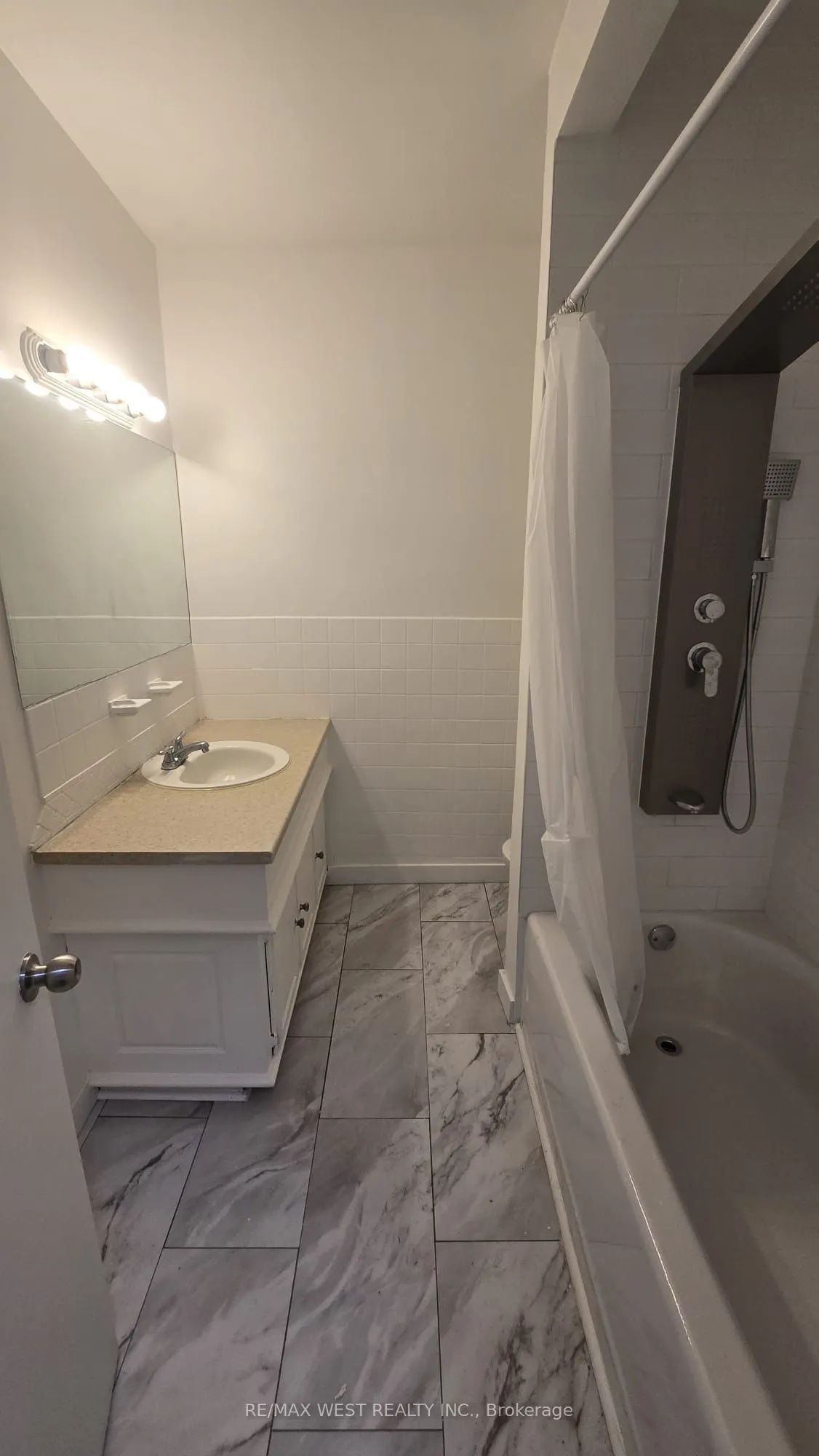 24 Walter Avenue, #Upper