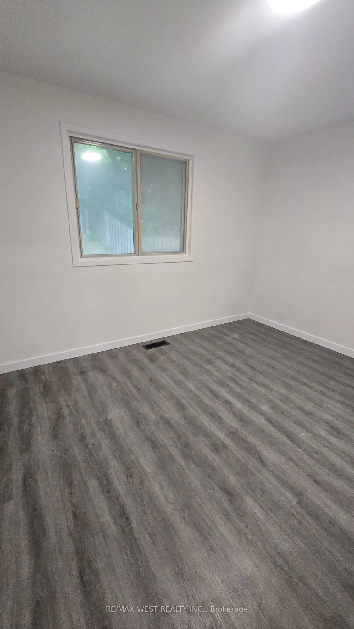 24 Walter Avenue, #Upper