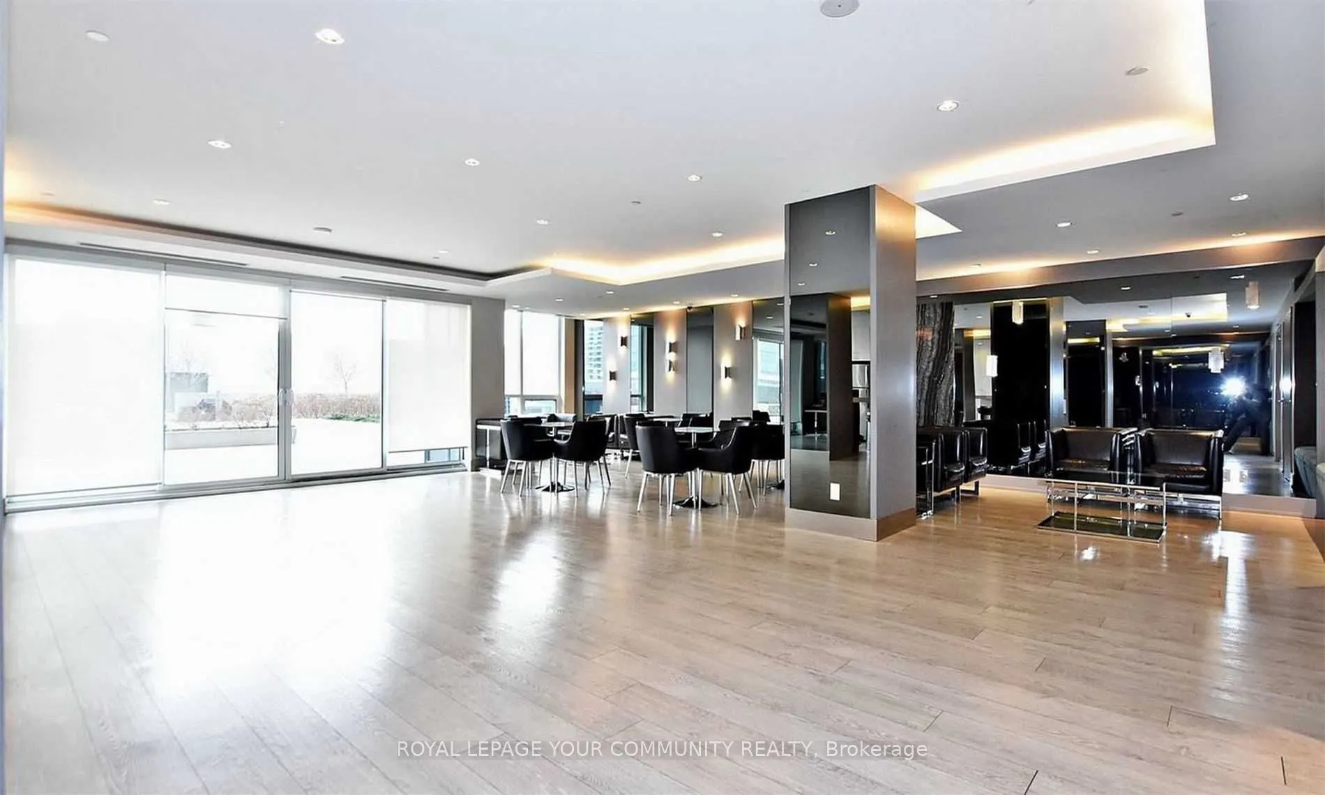 7161 Yonge Street, #2426