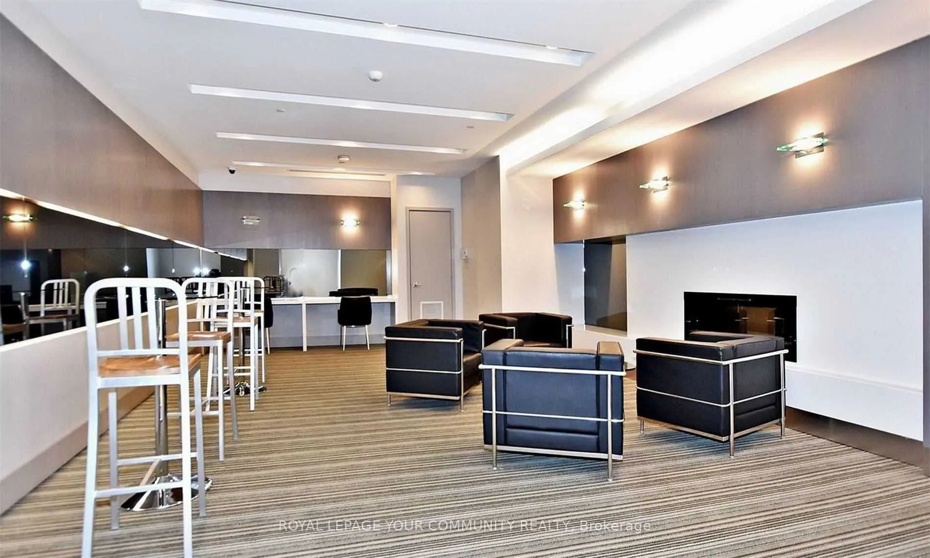 7161 Yonge Street, #2426